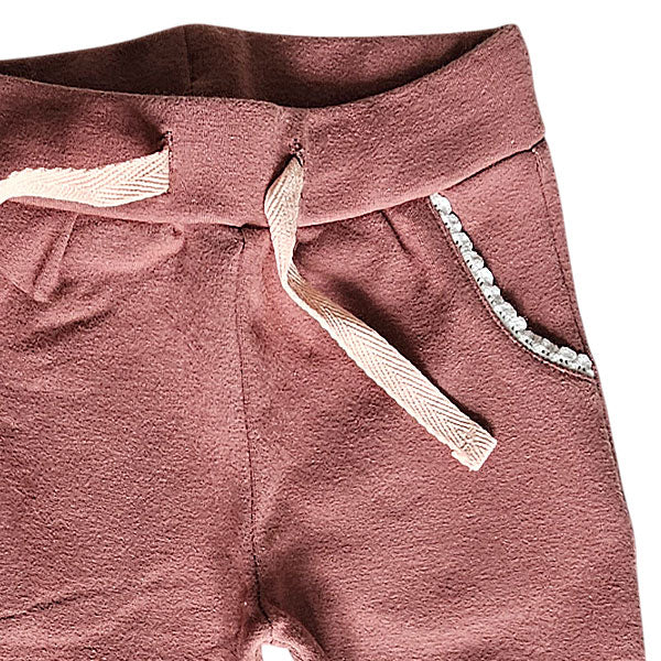 Tweedehands babybroekje Frogs and Dogs Beautiful Hearts Burlwood, roodbruin broekje met striklint