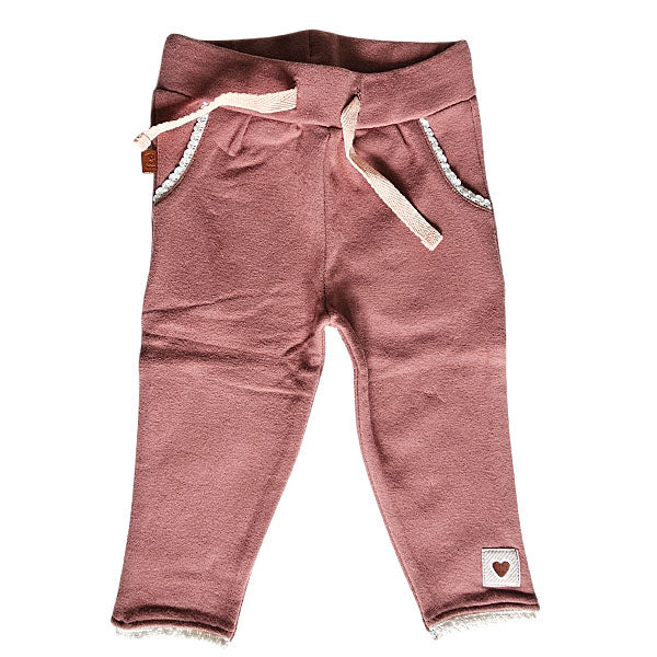 Tweedehands babybroekje Frogs and Dogs Beautiful Hearts Burlwood, roodbruin broekje met striklint