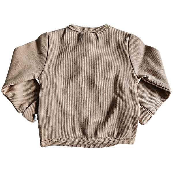 Studio Spruitje tweedehands baby overslagshirt in beige ribstof met lange mouwen.