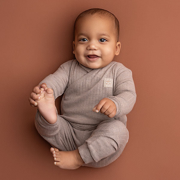 Tweedehands Frogs and Dogs overslagshirt Raccoon Club melange taupe