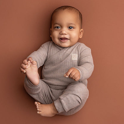 Tweedehands Frogs and Dogs overslagshirt Raccoon Club melange taupe